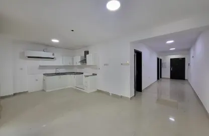 Apartment - 2 Bedrooms - 3 Bathrooms for rent in Hidd - Muharraq Governorate