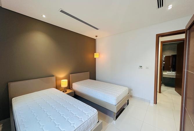 987045 - Property Image 3