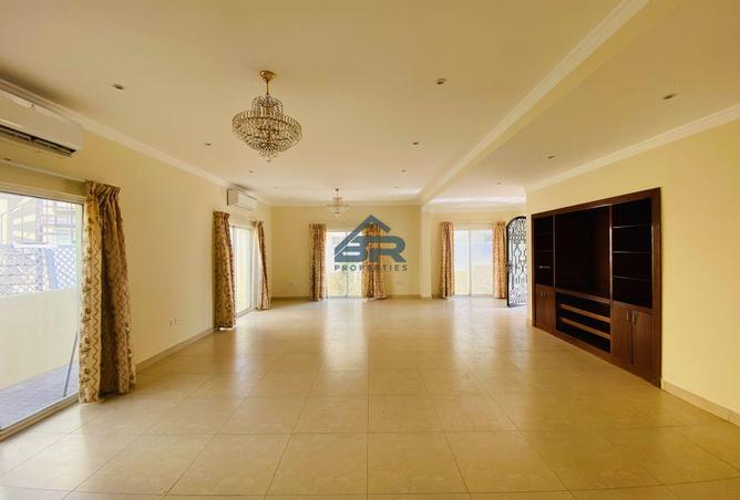 975702 - Property Image 3