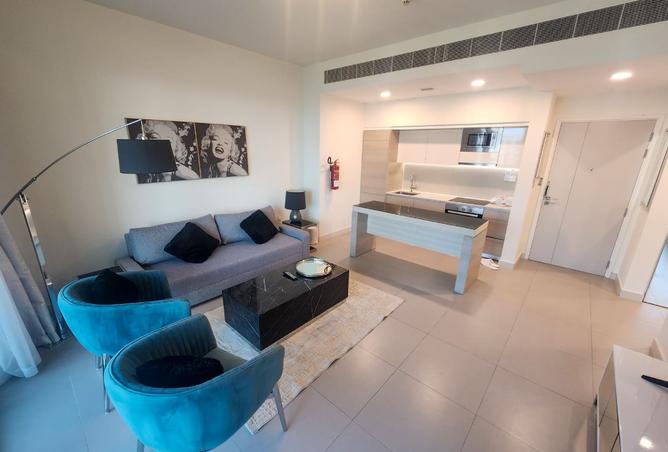 988369 - Property Image 2