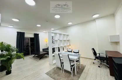 Office image for: Apartment - 1 Bedroom - 2 Bathrooms for rent in Busaiteen - Muharraq Governorate, Image 1
