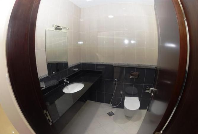 956602 - Property Image 3