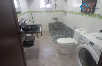 Bathroom image for: Apartment - 5 Bedrooms - 5 Bathrooms for rent in Alhajiyat - Riffa - Southern Governorate, Image 1