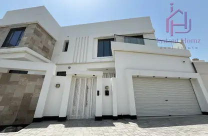 فيلا - 4 غرف نوم - 6 حمامات للبيع في سار - المحافظة الشمالية