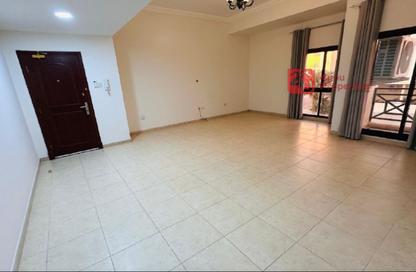Apartment - 2 Bedrooms - 2 Bathrooms for rent in Al Burhama - Manama - Capital Governorate