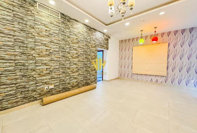 975955 - Property Main Image