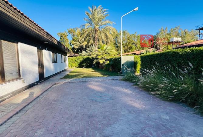 985917 - Property Image 3