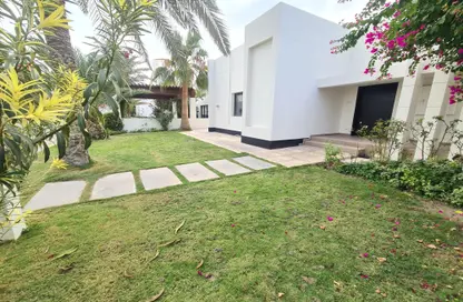 Garden image for: Villa - 3 Bedrooms - 2 Bathrooms for rent in Isa Town - Central Governorate, Image 1