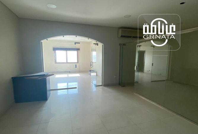 Office Space - Studio - 2 Bathrooms for rent in Busaiteen - Muharraq Governorate