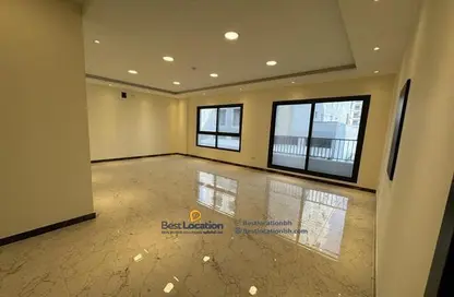 Apartment - 4 Bedrooms - 4 Bathrooms for sale in Hidd - Muharraq Governorate