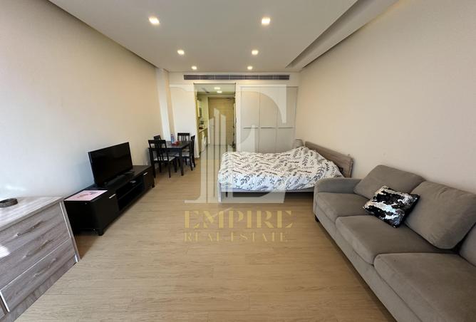 985533 - Property Image 2