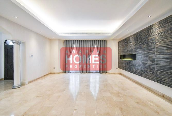 958153 - Property Image 3