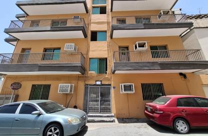 Apartment - 4 Bedrooms - 2 Bathrooms for rent in Salmaniya - Manama - Capital Governorate