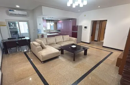 Apartment - 2 Bedrooms - 2 Bathrooms for rent in Busaiteen - Muharraq Governorate