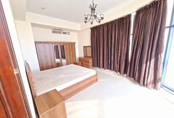 992225 - Property Image 2