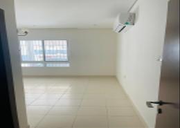 صورةغرفة فارغة لـ: شقة - 2 غرف نوم - 2 حمامات للكراء في توبلي - المحافظة الوسطى, صورة 1