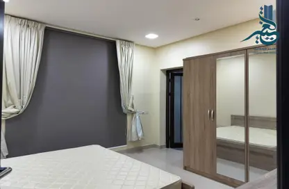 Room / Bedroom image for: Apartment - 1 Bedroom - 2 Bathrooms for rent in Saar - Northern Governorate, Image 1