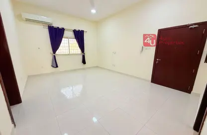Apartment - 2 Bedrooms - 2 Bathrooms for rent in Salmaniya - Manama - Capital Governorate