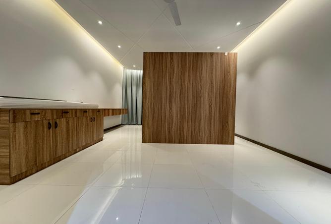 956866 - Property Image 2