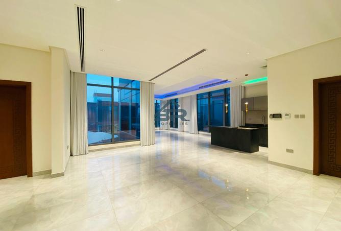 985791 - Property Image 3