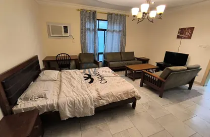 Apartment - Studio - 1 Bathroom for rent in Sanabis - Manama - Capital Governorate