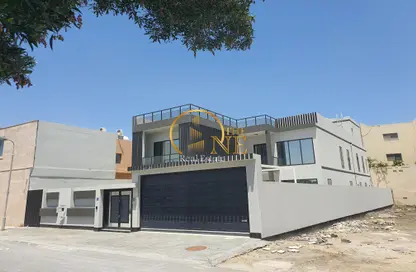 Villa - 5 Bedrooms for sale in Sanad - Central Governorate