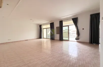 Apartment - 2 Bedrooms - 3 Bathrooms for rent in Janabiya - Northern Governorate