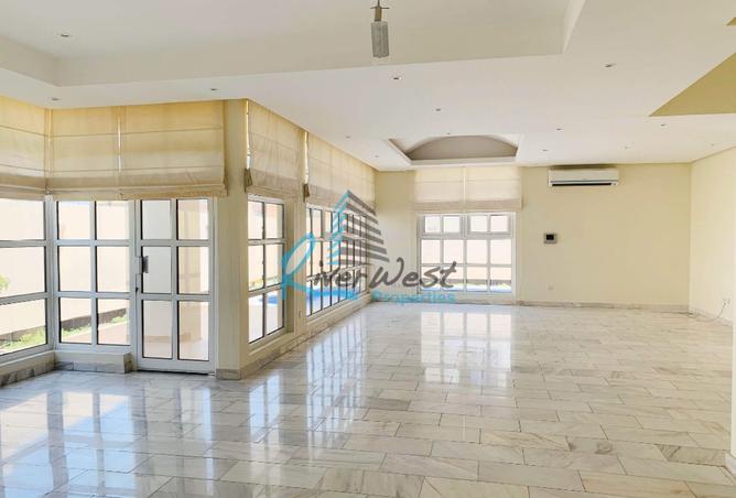 964821 - Property Image 2