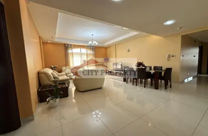 Apartment - 3 Bedrooms - 4 Bathrooms for rent in Mahooz - Manama - Capital Governorate