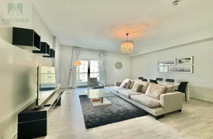 Apartment - 2 Bedrooms - 2 Bathrooms for rent in Al Juffair - Capital Governorate