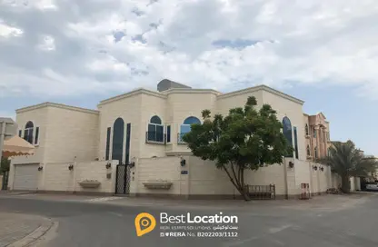 Villa - 4 Bedrooms - 7 Bathrooms for sale in Arad - Muharraq Governorate