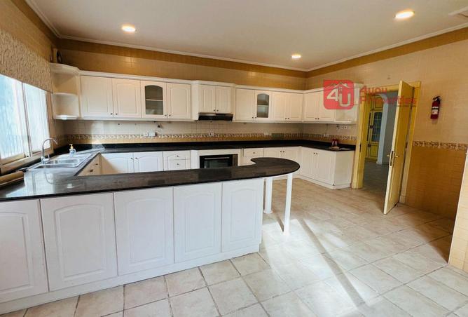 951894 - Property Image 2