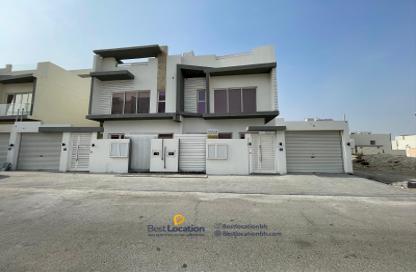 Villa - 4 Bedrooms - 5 Bathrooms for sale in Maqabah - Northern Governorate