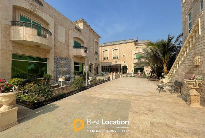 988973 - Property Image 2