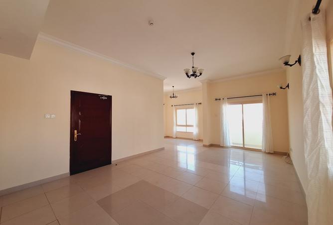 957627 - Property Main Image