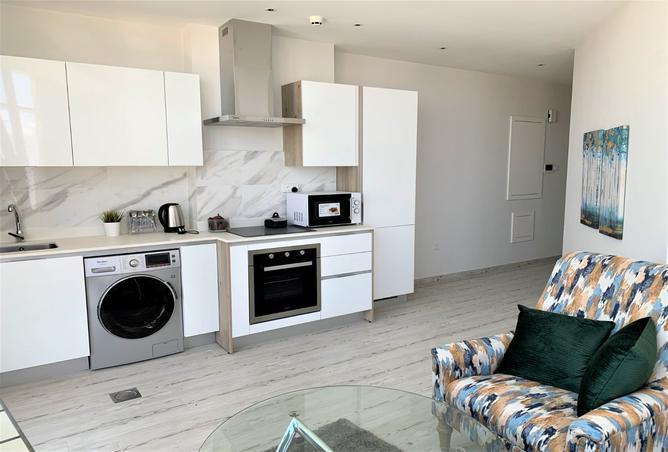 963131 - Property Image 2