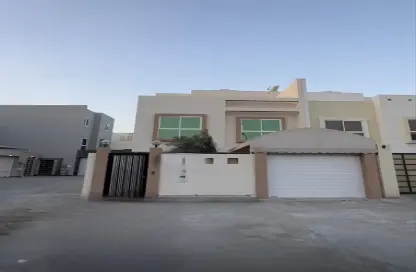 Villa - 4 Bedrooms - 5 Bathrooms for rent in Tubli - Central Governorate
