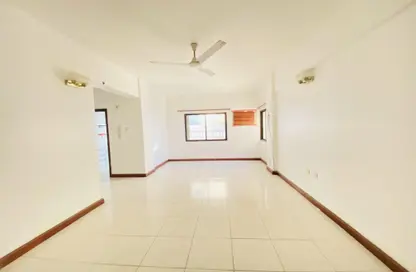 Apartment - 2 Bedrooms - 2 Bathrooms for rent in Mahooz - Manama - Capital Governorate