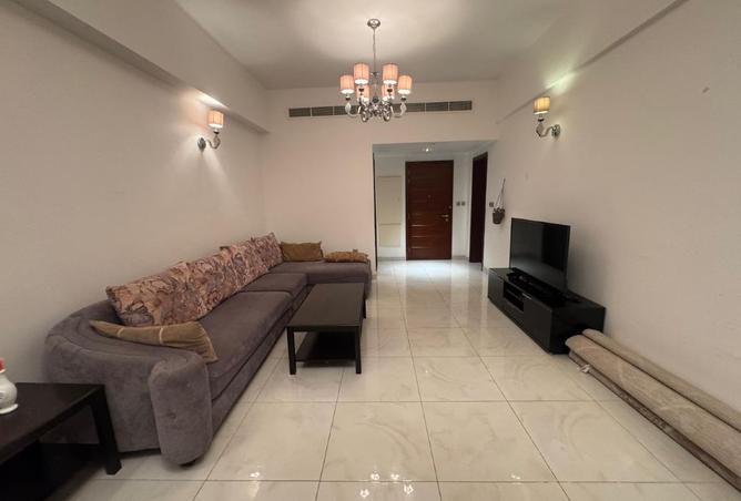 952372 - Property Image 2