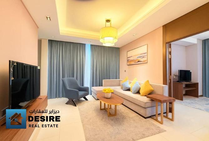 982560 - Property Image 2