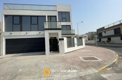 Villa - 4 Bedrooms - 5 Bathrooms for sale in Northern City (Madinat Salman) - Northern Governorate