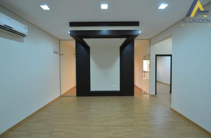 Office Space - Studio - 2 Bathrooms for rent in Manama Downtown - Manama - Capital Governorate