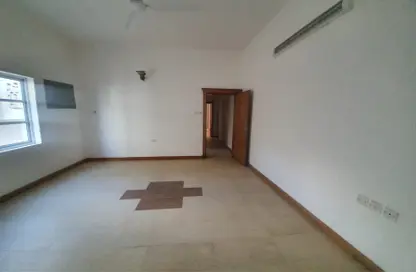 شقة - 2 غرف نوم - 2 حمامات للايجار في توبلي - المحافظة الوسطى