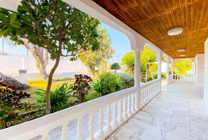 988677 - Property Image 2