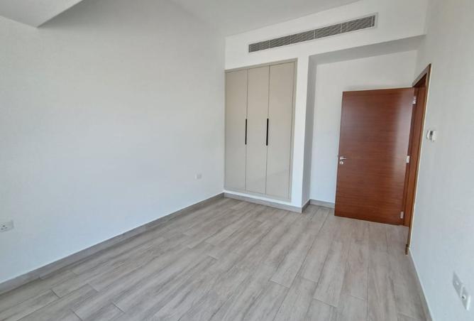 958276 - Property Image 2