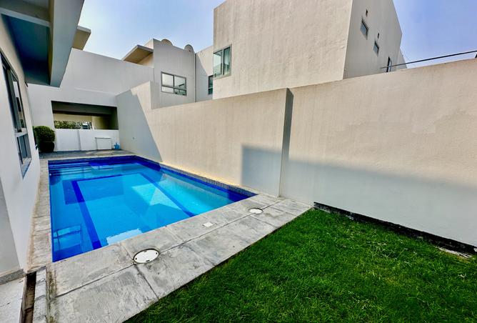 960857 - Property Image 2