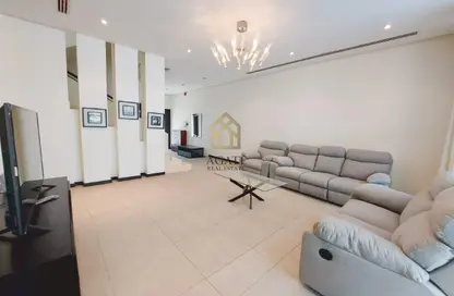 Villa - 3 Bedrooms - 4 Bathrooms for rent in Mahooz - Manama - Capital Governorate