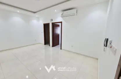 Apartment - 1 Bedroom - 1 Bathroom for rent in Salmaniya - Manama - Capital Governorate