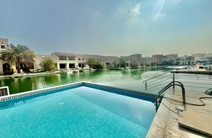 فيلا - 3 غرف نوم - 4 حمامات للايجار في أمواج - المحرق