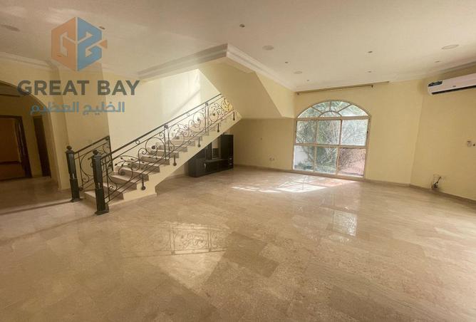 985774 - Property Image 3